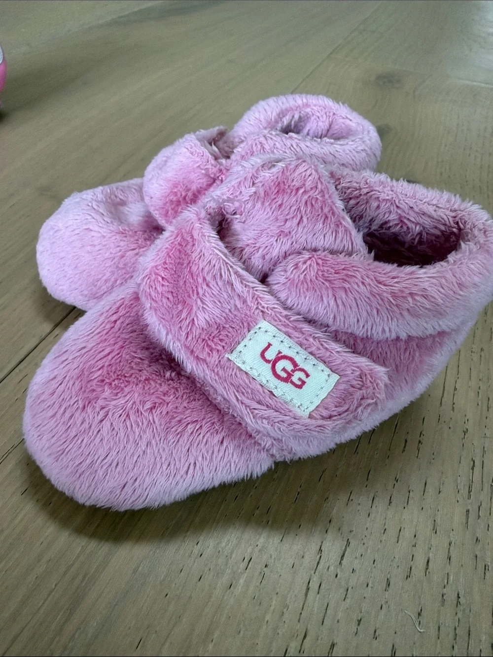UGG Bixbee Pink Slippers size 2/3c